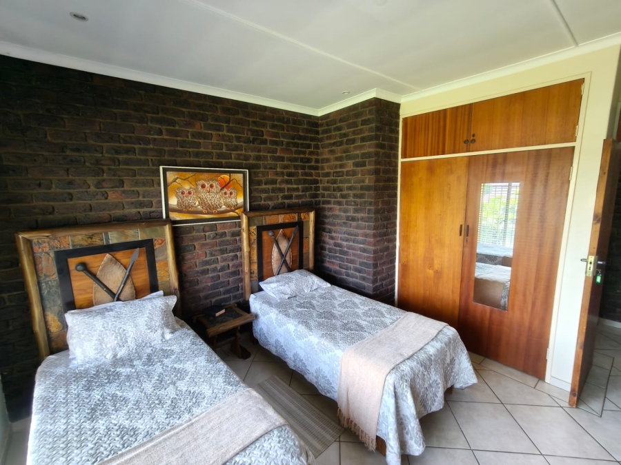 4 Bedroom Property for Sale in Safari Gardens North West